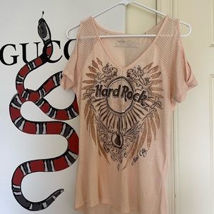 Woman’s Hard Rock shirt brand new very pretty color